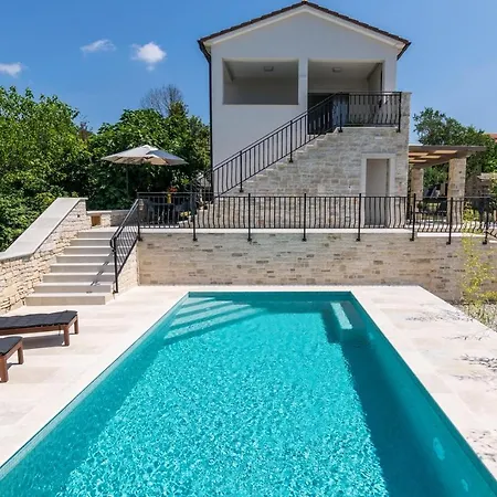 Irma Villa