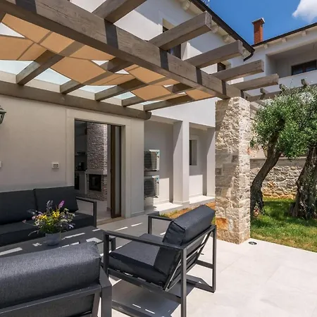 Irma Villa